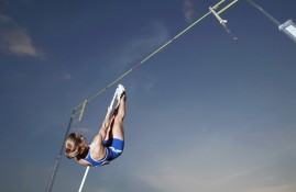 电子竞技博彩平台-库里复出首秀出彩，丹佛掘金主场鏖战纽约尼克斯，豪取15连胜